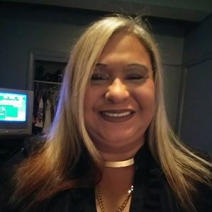 Meet your Posher, Iris